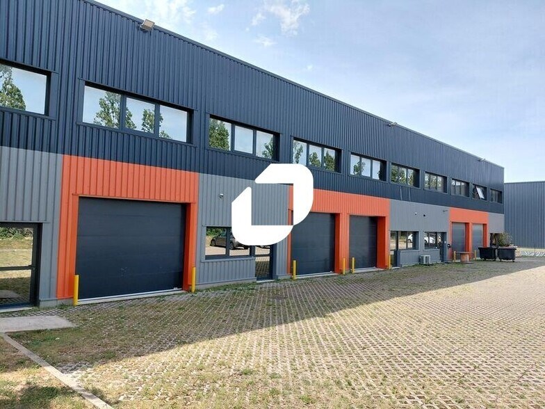11-13 Avenue Georges Politzer, Trappes à louer - Photo de l’immeuble – Image 3 sur 7