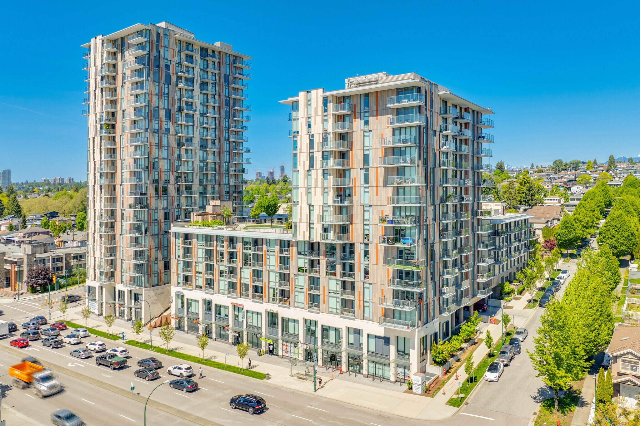 747 SE Marine Dr, Vancouver, BC à louer Photo principale– Image 1 sur 7