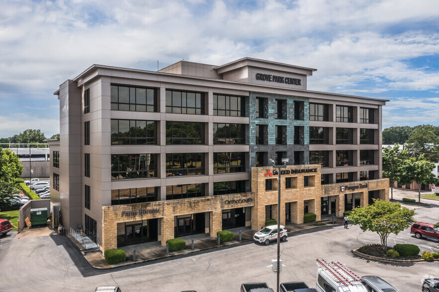 4515 Poplar Ave, Memphis, TN à louer - Photo de l’immeuble – Image 1 sur 4