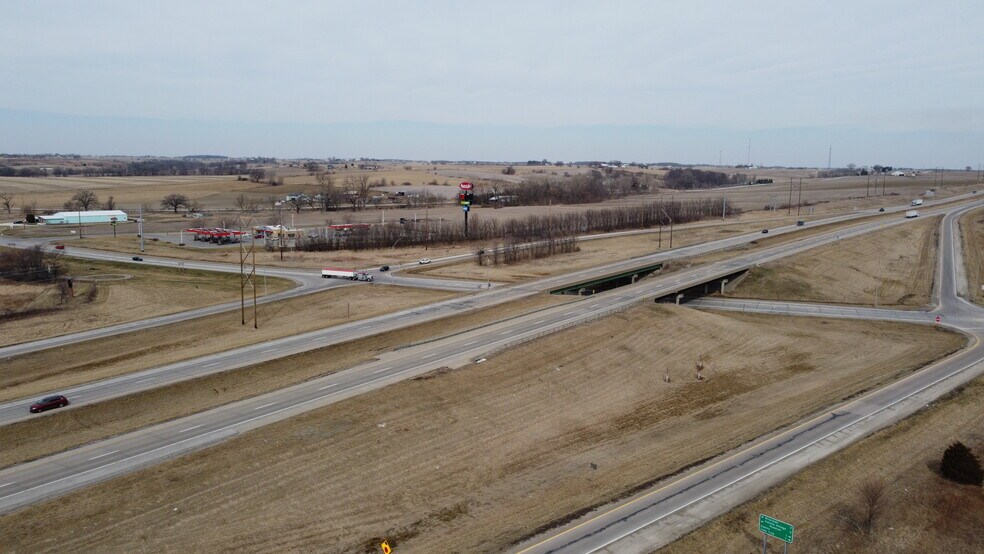 3 Commercial Dr, Riverside, IA à vendre - Photo de l’immeuble – Image 3 sur 5