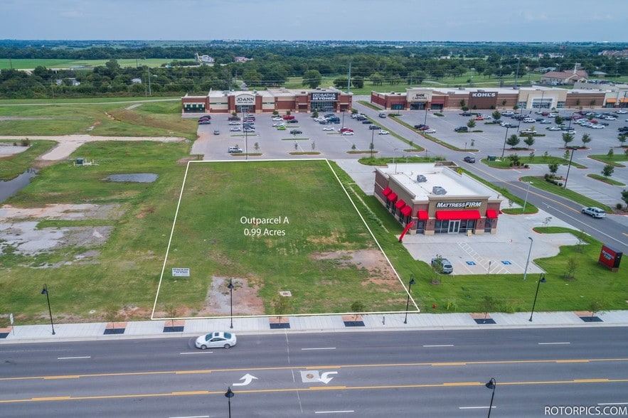 445 NW 2nd St, Lawton, OK à vendre - Aérien – Image 2 sur 2