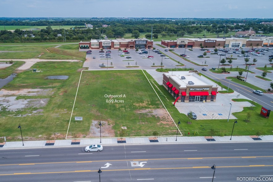 445 NW 2nd St, Lawton, OK à vendre - Aérien – Image 2 sur 2