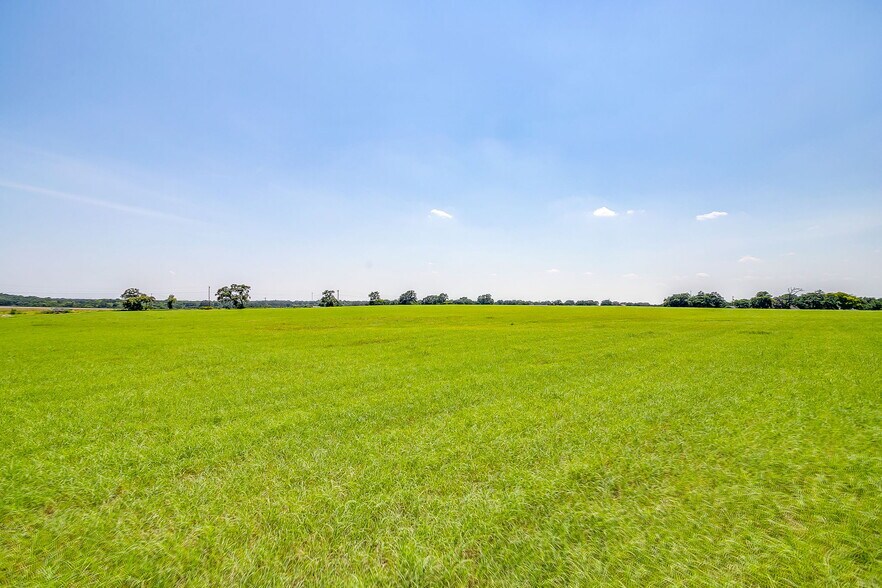 601 County Road 805, Cleburne, TX à vendre - Photo principale – Image 1 sur 25