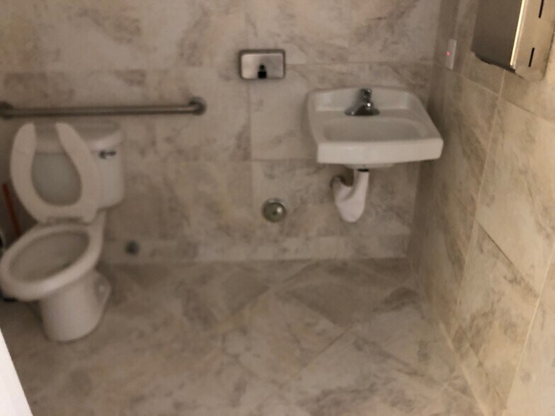 2730-2736 Hollywood Blvd, Hollywood, FL à louer - Photo de l’immeuble – Image 3 sur 8
