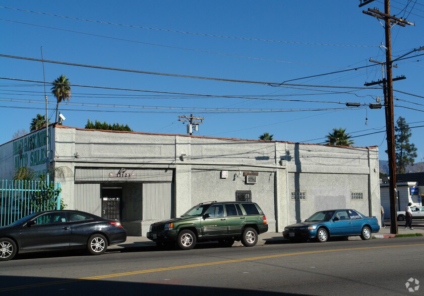 11119-11123 Burbank Blvd, North Hollywood, CA à louer - Photo de l’immeuble – Image 2 sur 33