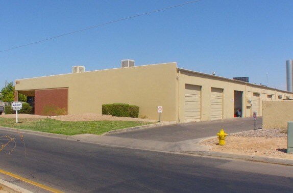 2111 S Industrial Park Ave, Tempe, AZ à louer - Photo de l’immeuble – Image 3 sur 5