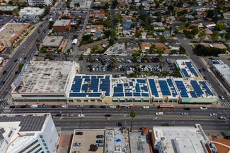 Plus de détails pour 8200-8252 Van Nuys Blvd, Panorama City, CA - Local commercial à louer