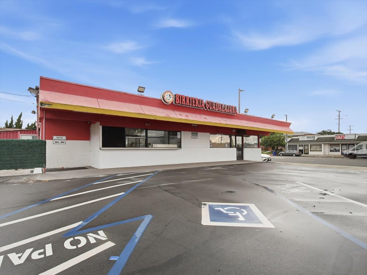 11919 Garfield Ave, South Gate, CA à vendre Photo principale– Image 1 sur 32