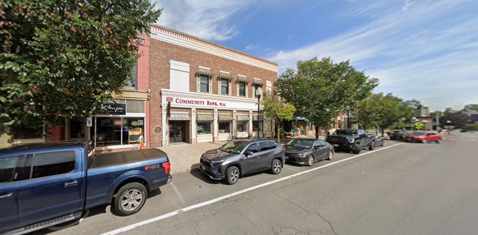 70 Fall St, Seneca Falls, NY à vendre Photo principale– Image 1 sur 2