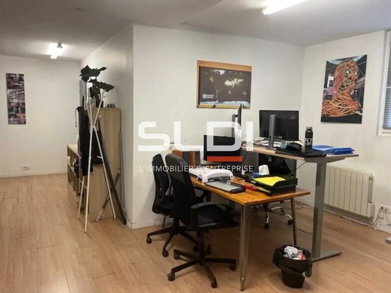 Local d’activités dans Villeurbanne à louer - Photo de l’immeuble – Image 2 sur 6