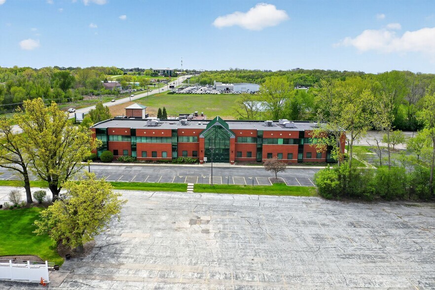 213 Front St, McHenry, IL à louer - Photo de l’immeuble – Image 3 sur 22