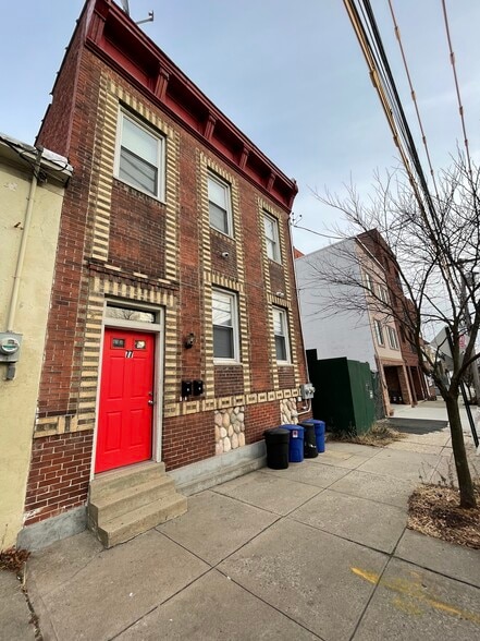 Montgomery Avenue portefeuille de 5 biens à vendre sur LoopNet.fr - Photo principale – Image 2 sur 5