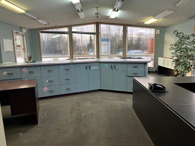 301 Forrestry Dr, Opportunity No 17, AB à louer - Photo de l’immeuble – Image 3 sur 6