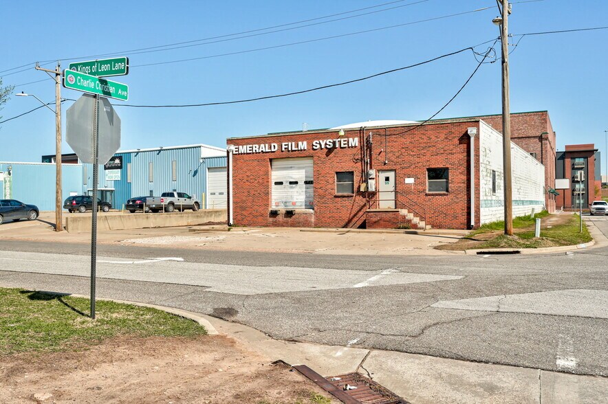 515 Kings of Leon Ln, Oklahoma City, OK à vendre - Photo de l’immeuble – Image 3 sur 48