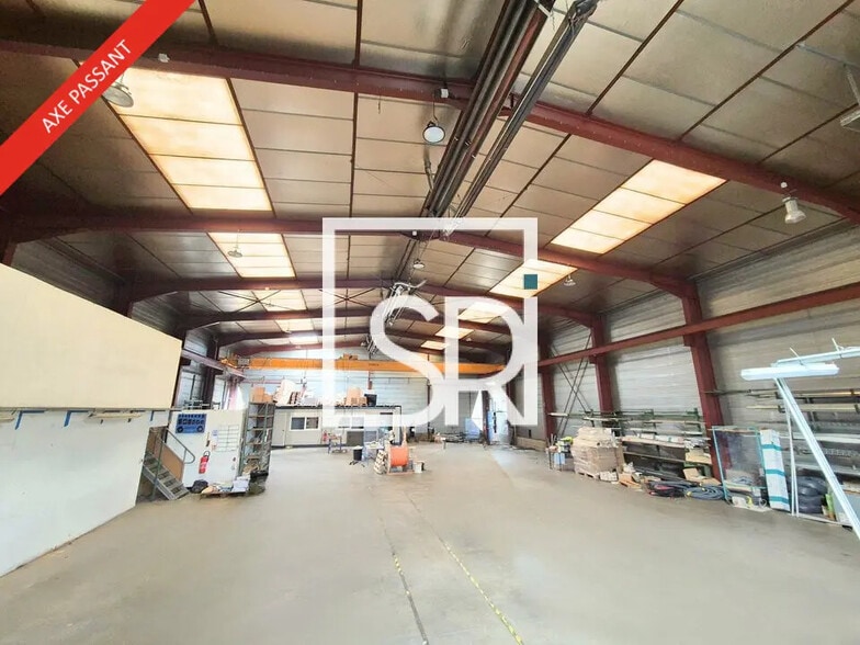 Industriel/Logistique dans Riom à louer - Photo de l’immeuble – Image 1 sur 11