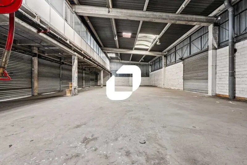 Local d’activités dans Aulnay-sous-Bois à louer - Photo de l’immeuble – Image 3 sur 26