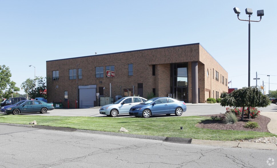 100 Park Manor Dr, Pittsburgh, PA à louer - Photo de l’immeuble – Image 3 sur 10