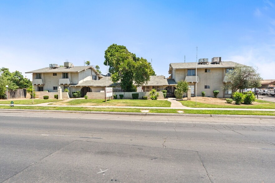 3420 N 1st St, Fresno, CA à vendre - Photo de l’immeuble – Image 3 sur 15