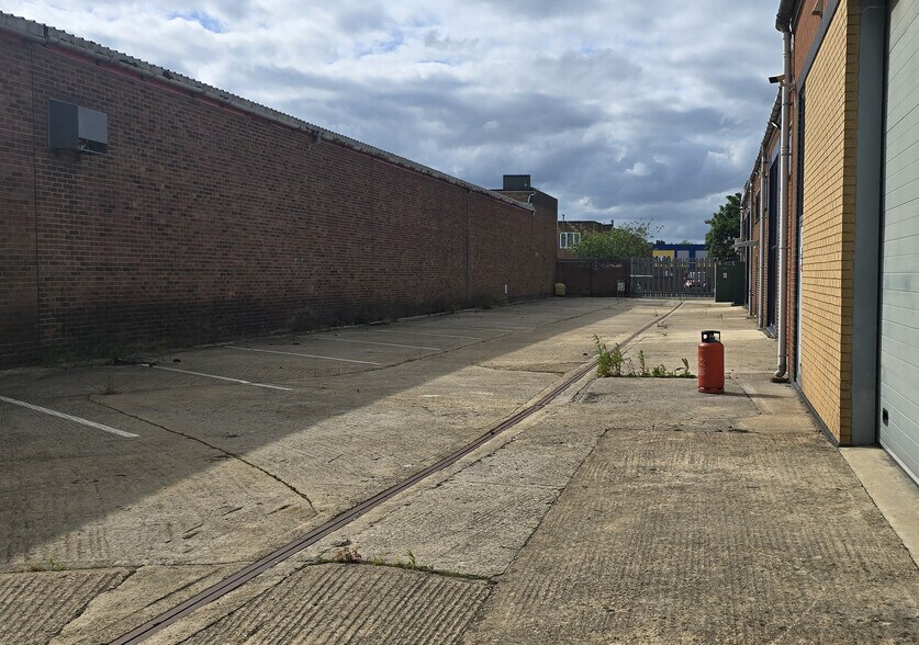 Telford Rd, Bicester à louer - Photo de l’immeuble – Image 2 sur 6