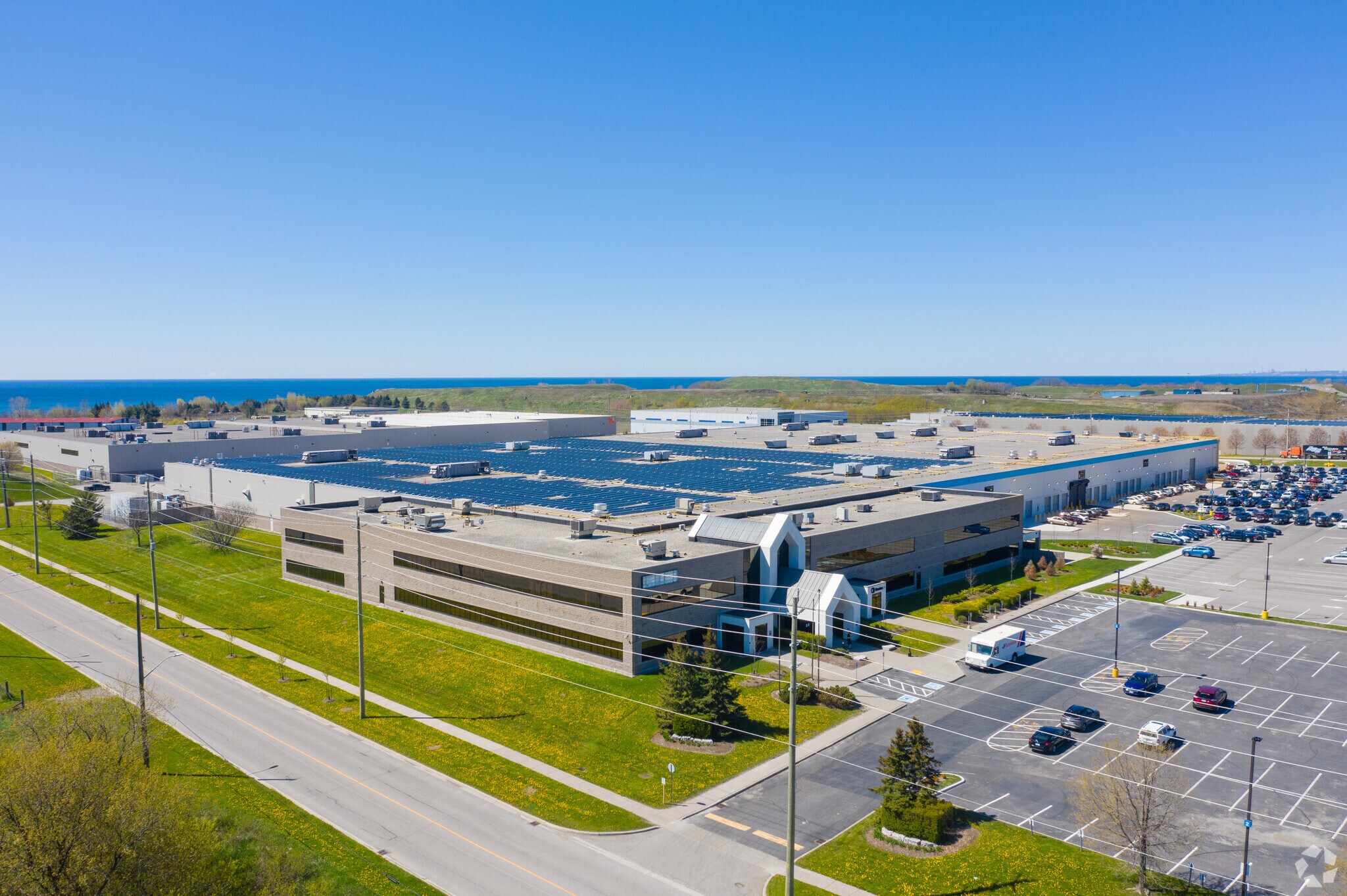 1555 Wentworth St, Whitby, ON à louer Photo principale– Image 1 sur 15