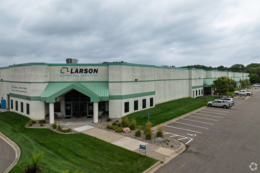 13200 N 10th Ave, Plymouth, MN à louer - Photo principale – Image 1 sur 8