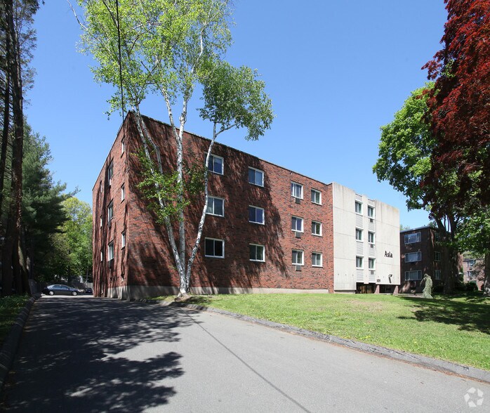 109 S Main St, West Hartford, CT à vendre - Photo de l’immeuble – Image 2 sur 2