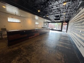 10 SW 3rd St, Lee's Summit, MO à vendre Photo intérieure– Image 2 sur 7