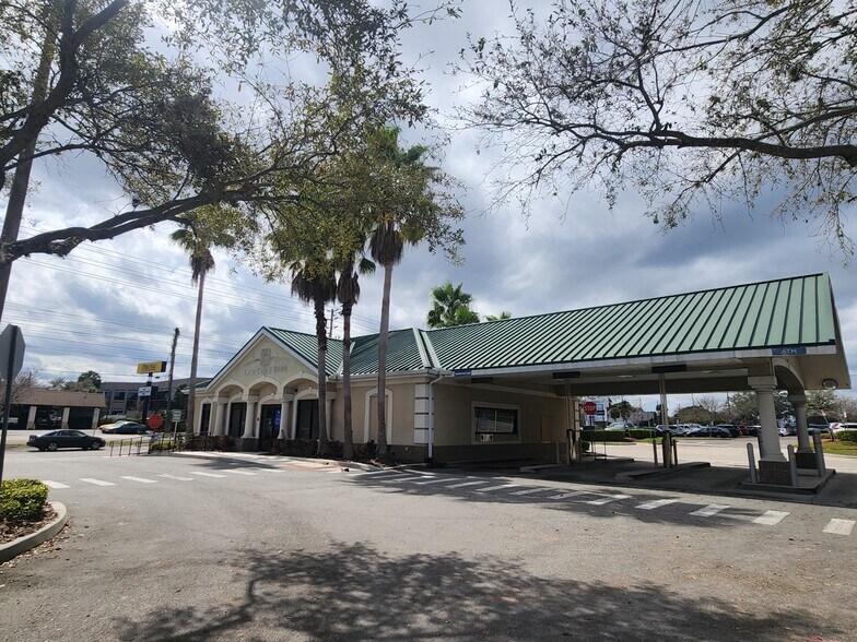 2011 Aloma Ave, Winter Park, FL à louer - Photo de l’immeuble – Image 2 sur 2