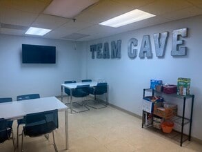 8191 College Pky, Fort Myers, FL à louer Photo intérieure– Image 1 sur 4