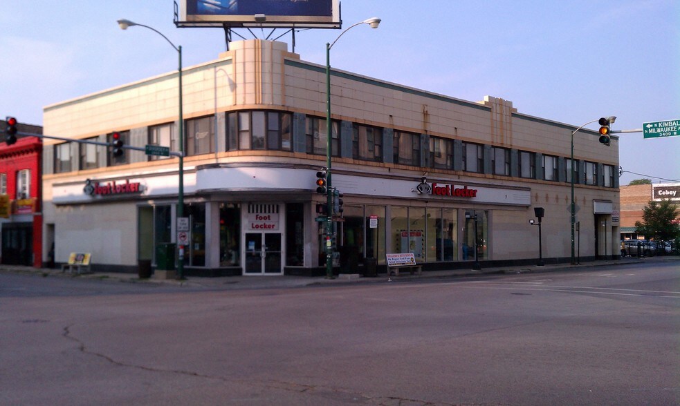 3401 W Diversey Ave, Chicago, IL à louer - Photo de l’immeuble – Image 1 sur 1