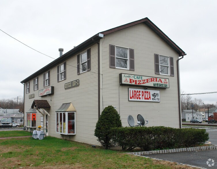 159 Main St, East Brunswick, NJ à vendre - Photo principale – Image 2 sur 21