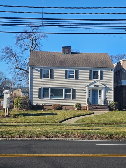 3303 Main St, Stratford, CT à louer - Photo de l’immeuble – Image 2 sur 11