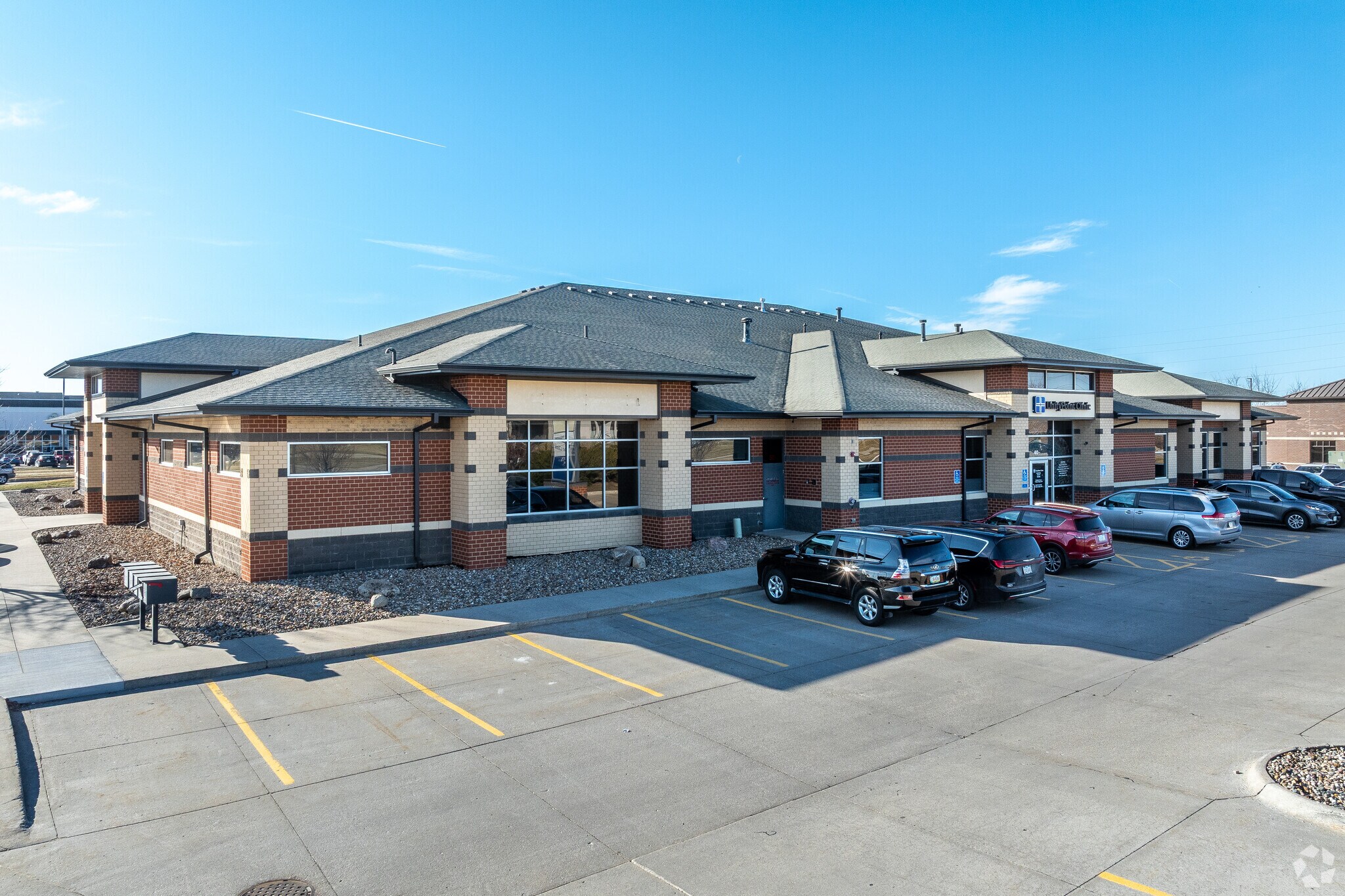 40-64 E Hickman Rd, Waukee, IA à vendre Photo de l’immeuble– Image 1 sur 13