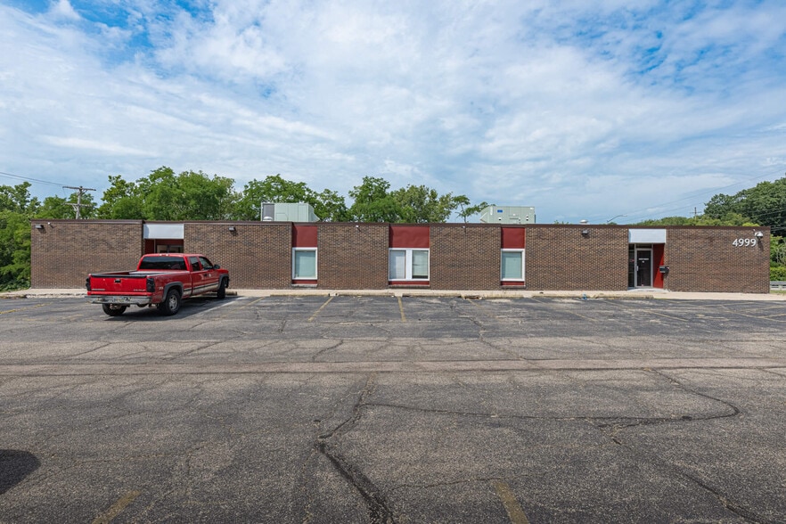 4999 Northcutt Pl, Dayton, OH à louer - Photo de l’immeuble – Image 3 sur 23