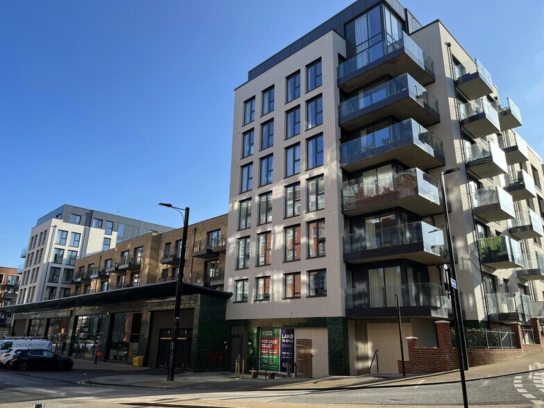 Lilys Walk, High Wycombe à vendre - Photo de l’immeuble – Image 1 sur 5