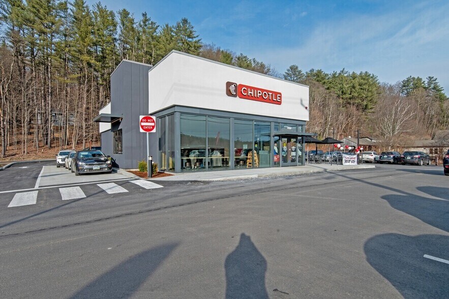 384 Washington St, Claremont, NH à vendre - Photo de l’immeuble – Image 3 sur 5