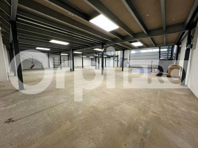 Local d'activités dans Saulx-les-Chartreux à vendre - Photo de l’immeuble – Image 2 sur 13