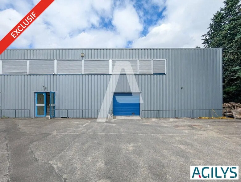 Local d’activités dans Champlan à louer - Photo de l’immeuble – Image 2 sur 10