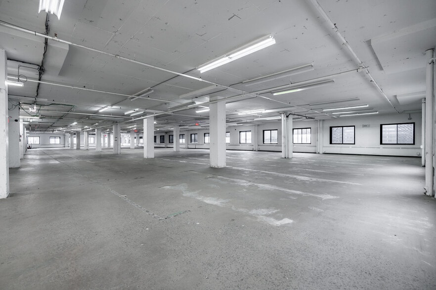 600 Rue Chabanel O, Montréal, QC à louer - Photo intérieure – Image 2 sur 8