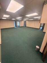 5205 N Ironwood Ln, Milwaukee, WI à louer Photo intérieure– Image 2 sur 10