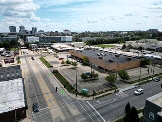 Plus de détails pour 107 W Green St, Champaign, IL - Local commercial à louer