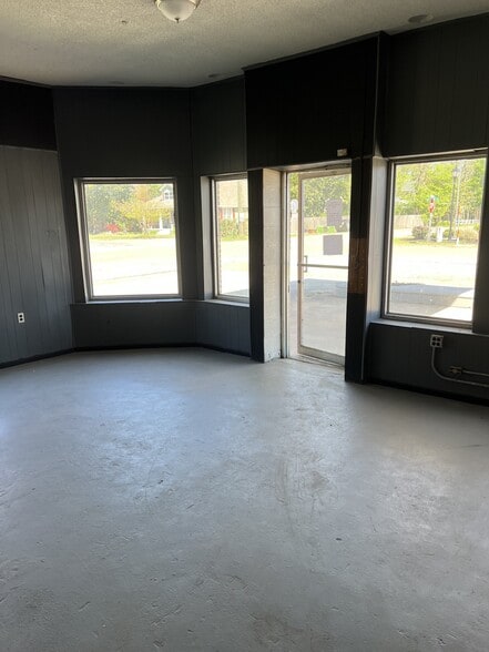 64 Main & Highway 64B, Crawfordsville, AR à vendre - Photo intérieure – Image 2 sur 4