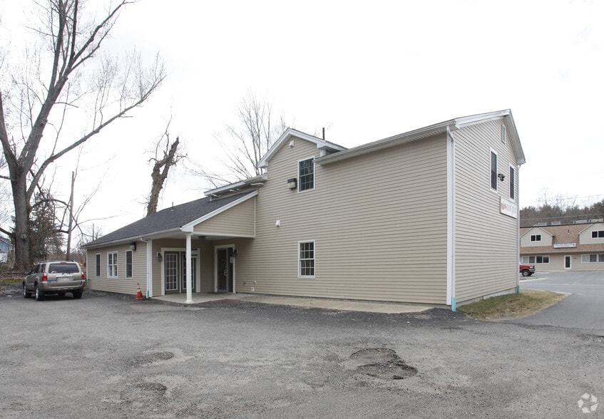 129 Palmer Rd, Monson, MA à vendre - Photo de l’immeuble – Image 2 sur 4