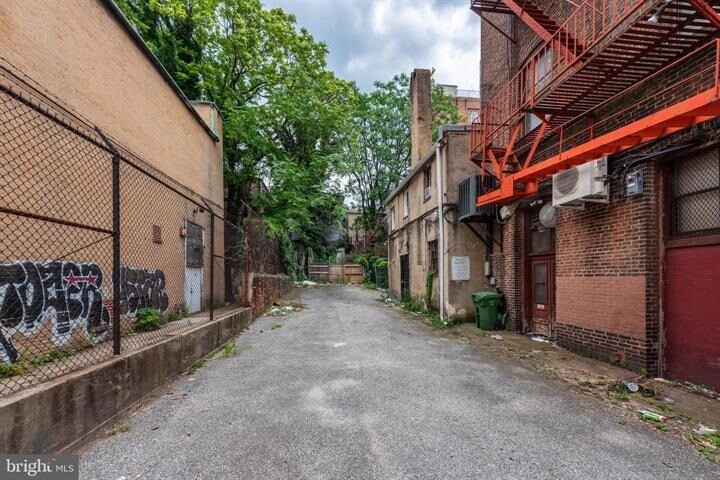 311 Tyson st, Baltimore, MD à vendre - Photo de l’immeuble – Image 2 sur 8