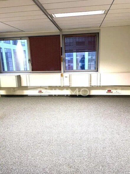 Bureau dans Noisy-le-Grand à louer - Photo de l’immeuble – Image 3 sur 9