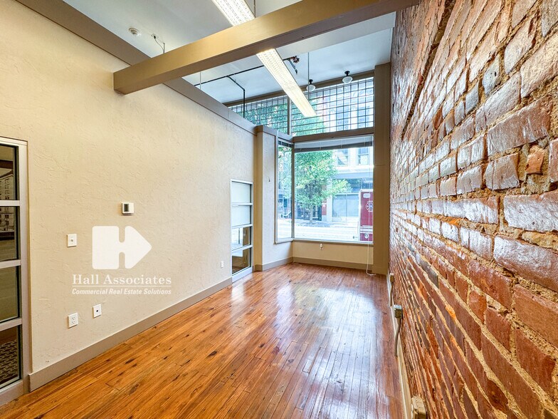 108 Campbell Ave SW, Roanoke, VA à vendre - Photo de l’immeuble – Image 3 sur 25