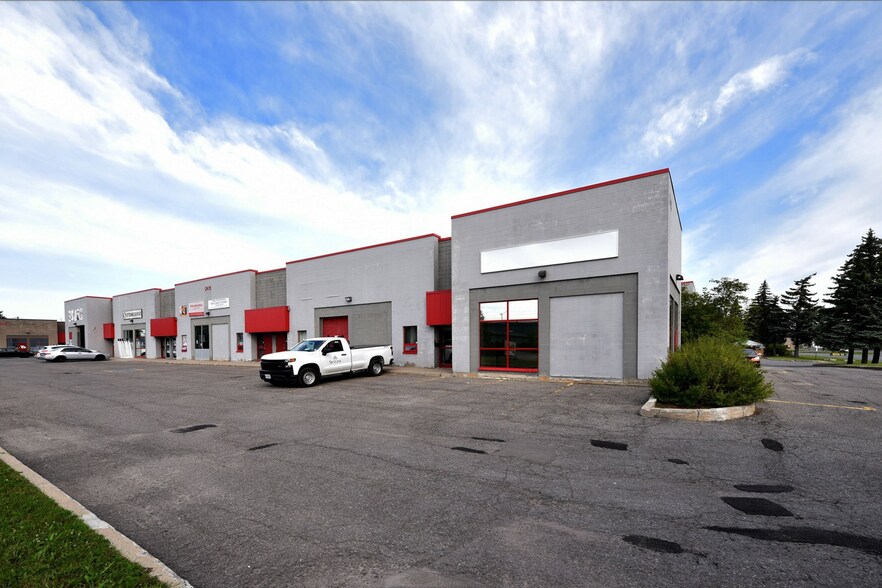 2415 Stevenage Dr, Ottawa, ON à louer - Photo de l’immeuble – Image 3 sur 3