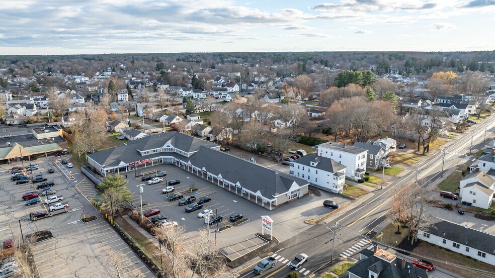 321 Elm St, Biddeford, ME à louer - Photo principale – Image 1 sur 2