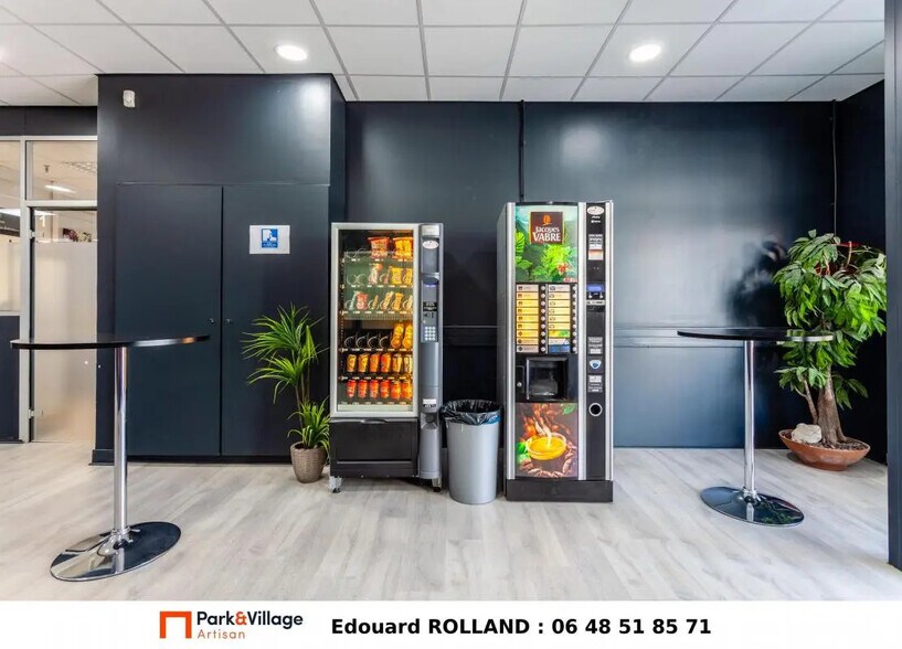 Bureau dans Rillieux-la-Pape à louer - Photo de l’immeuble – Image 2 sur 4