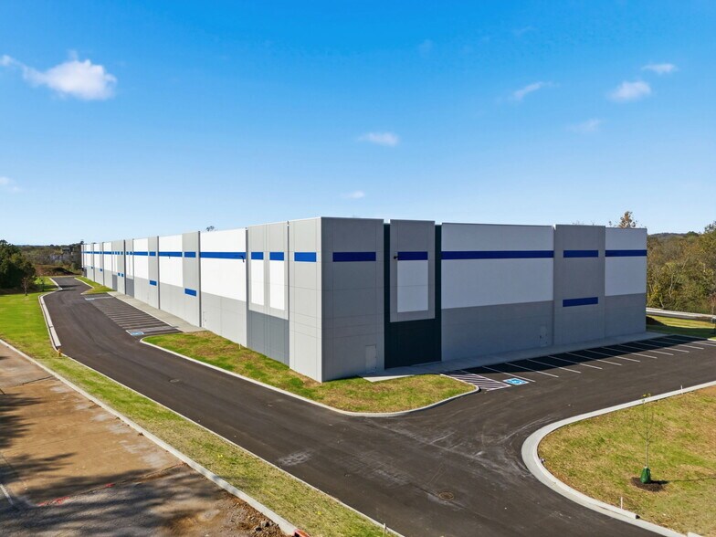 100 Spontex Dr, Columbia, TN à louer - Photo de l’immeuble – Image 2 sur 39